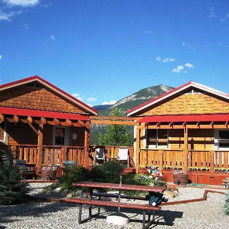 Deere Ridge Cabins Hotel Invermere Exterior foto