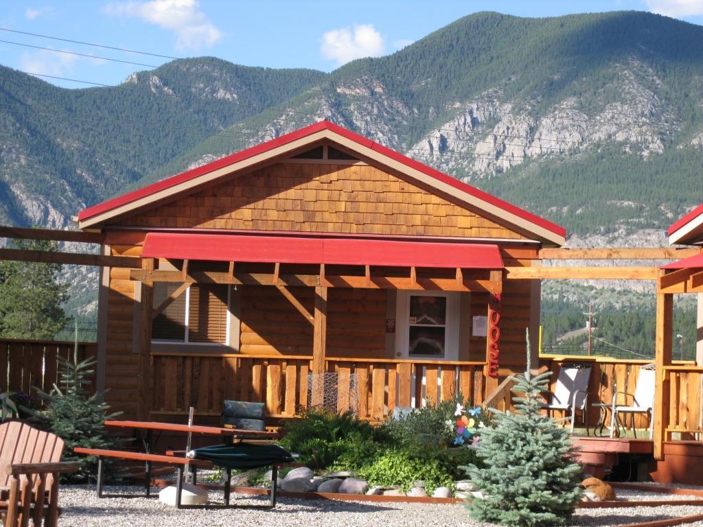 Deere Ridge Cabins Hotel Invermere Exterior foto