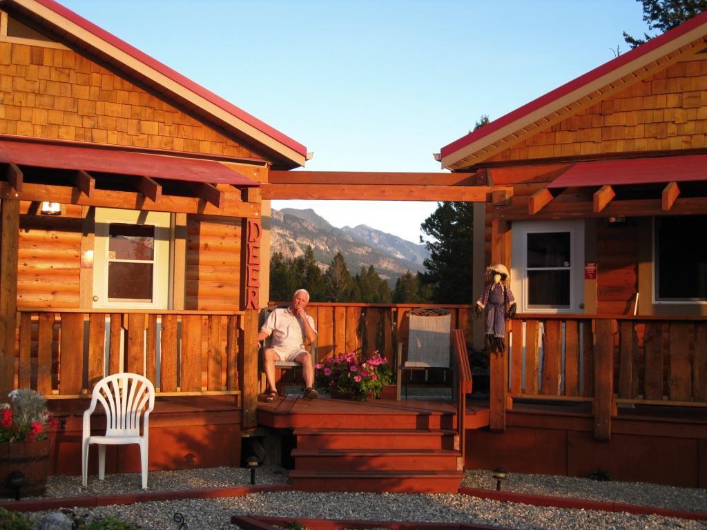 Deere Ridge Cabins Hotel Invermere Exterior foto