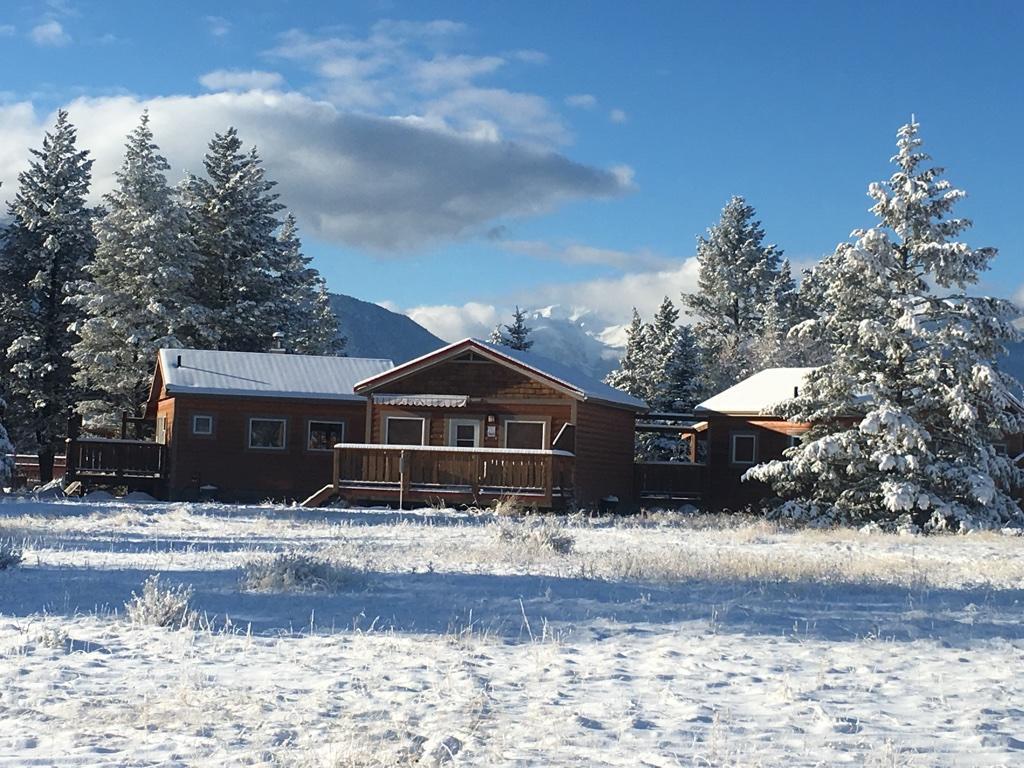 Deere Ridge Cabins Hotel Invermere Exterior foto