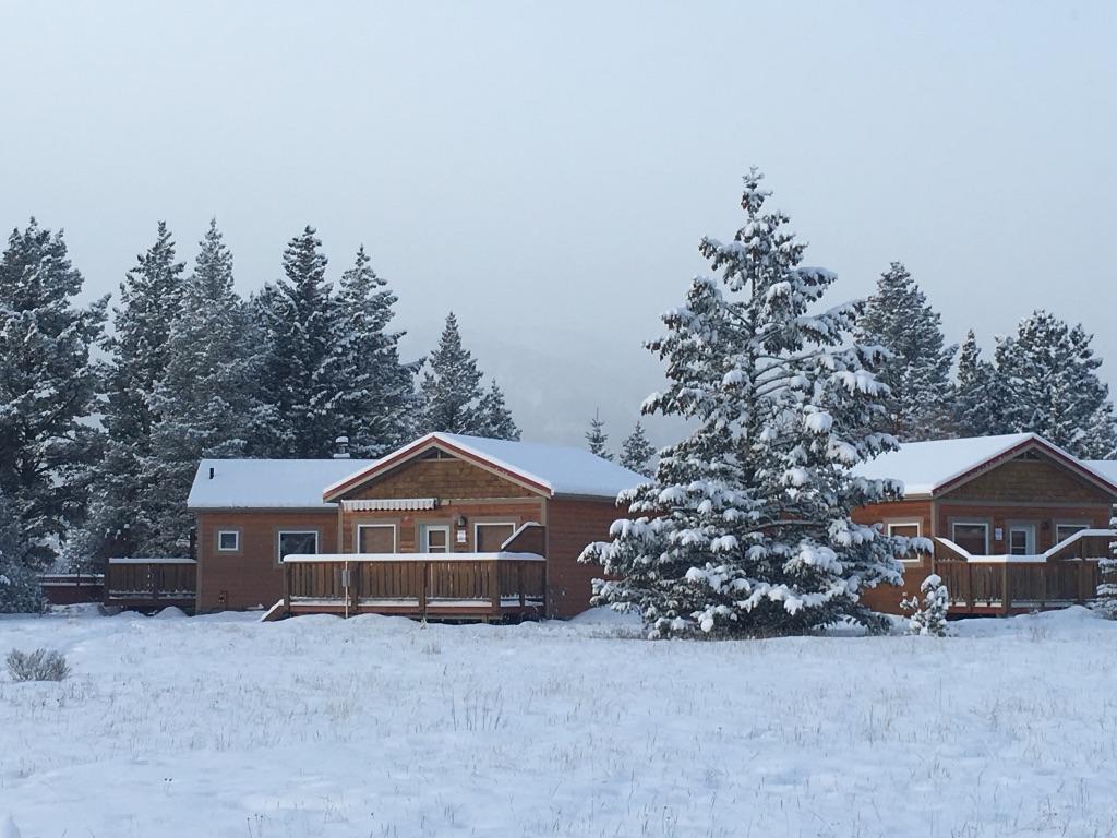 Deere Ridge Cabins Hotel Invermere Exterior foto